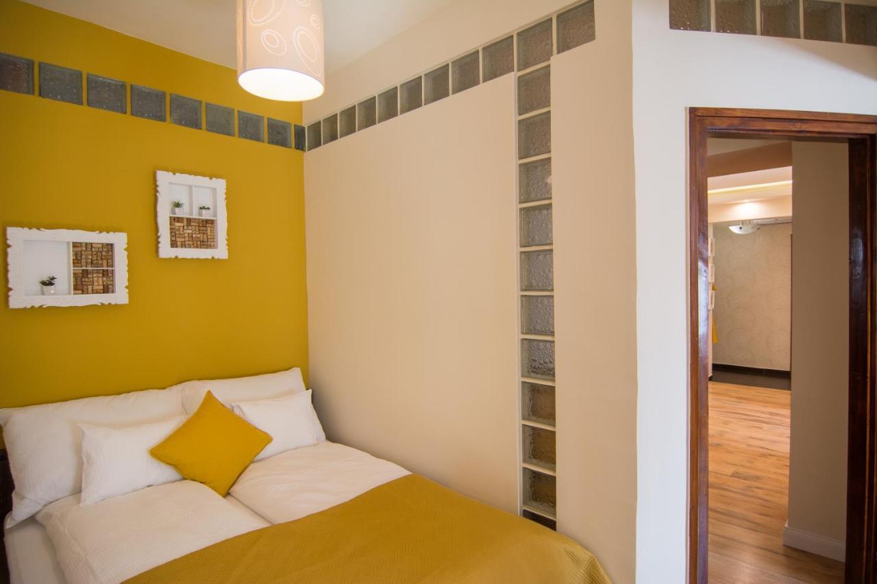 Cork Apartman Eger Exteriör bild
